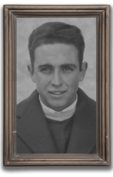 Original father's portrait for the Lineage pack by PhotoMotion AI