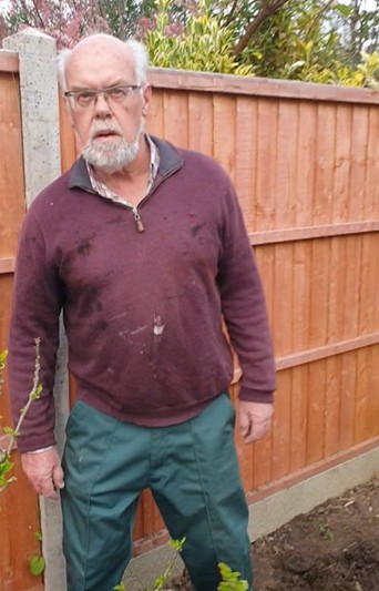 www.truthincontext.co.uk Murray Bell harassing Mrs Myers on her side of the fence.