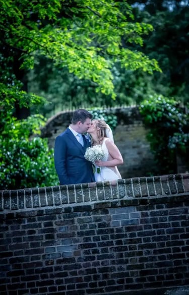 tudor barn Eltham wedding photographer