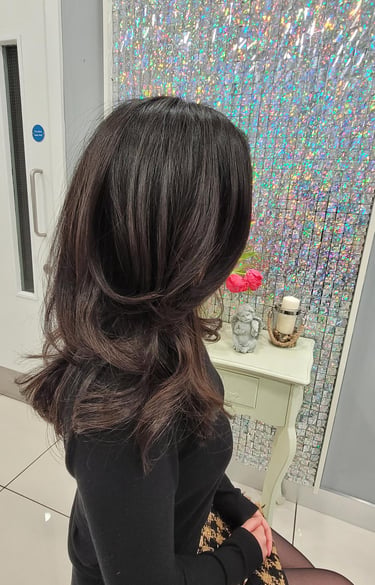 Medium-length blow dry with volume