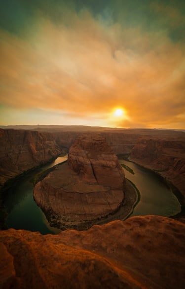 This image is a photo shot by Tj Production, it's Horseshoe