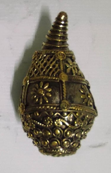 "Handcrafted brass designer shankh–Indian conch shell for home decor and rituals-Fit for export"