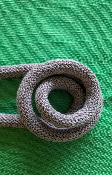 a rope - wrapped rope tied to a rope