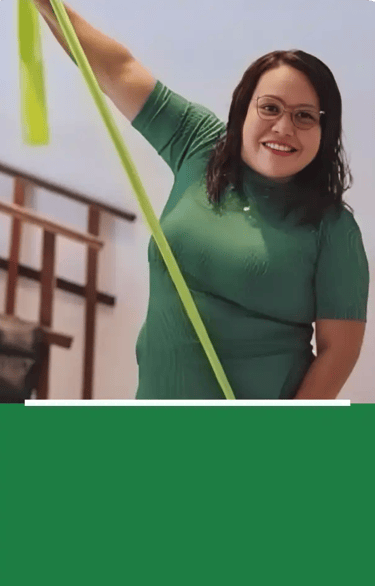 Foto da Fisioterapeuta Diennefer Elianka O. Polizeli, especialista em reabilitação e bem-estar na Clínica Lanna Moraes.