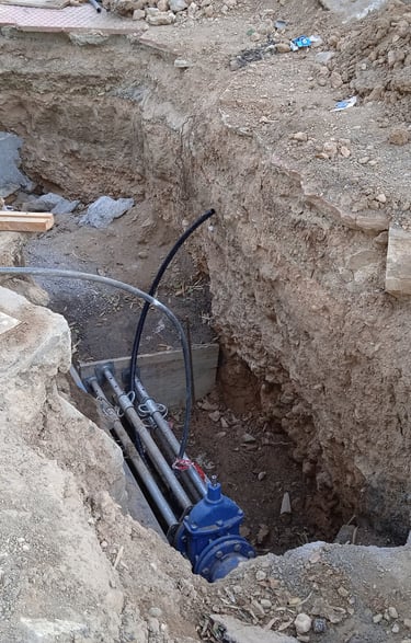 Fuga de agua en red de saneamiento