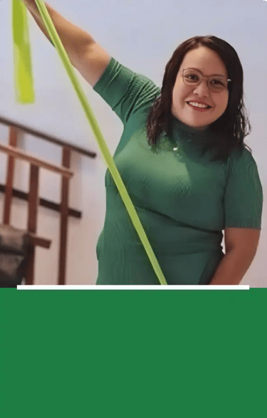 Foto da Fisioterapeuta Diennefer Elianka O. Polizeli, especialista em reabilitação e bem-estar na Clínica Lanna Moraes.