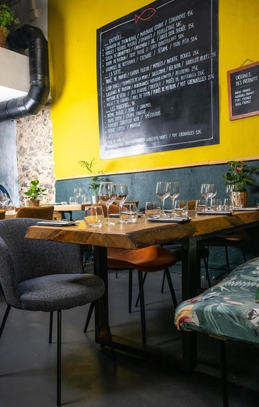 intérieure restaurant Le Poisson Rouge à Cassis 