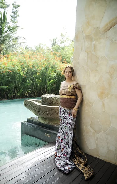 Luxury maternity portrait inside The Apurva Kempinski Bali suite