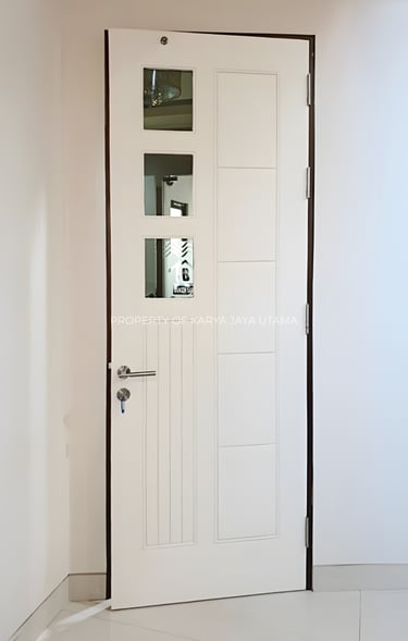 Pintu solid wood panel finishing Duco warna putih