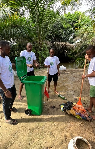Programmes d'initiation écologique sur la faune à MIKOUMOU VILLAGE et la flore