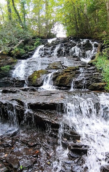 Helen GA - Trahlyta Falls is in Vogel State Park with a short 5 minute trail