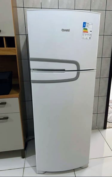 Geladeira Consul Frost Free 342 litros usada ideal para cozinha pequena e apartamento.