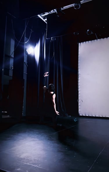 Carlos Ledesma Echevarría (Polo Cabano) in a contemporary dance class on stage in Madrid, June 2026