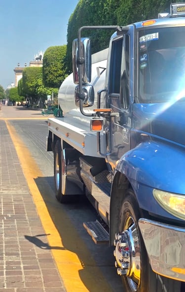 Servicio de pipa de agua en el centro de león Guanajuato México