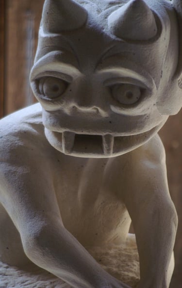 Sandstein Skulptur Wasserspeier