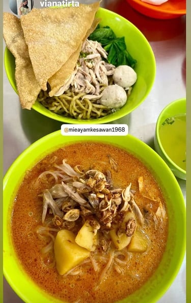 Keseruan makan di Mie Ayam Kesawan rukan osaka pik 2