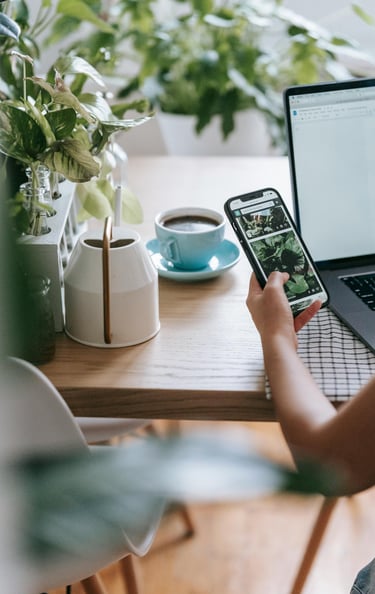 virtuaaliassistentti puhelimella somessa