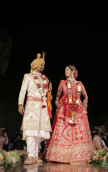 rd-bridal-makeup-vadodara-gujarati-bride-groom-couple-portrait-sherwani-lehenga-wedding