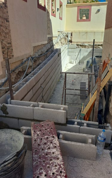 Build Walls for the pool with 2 ironbars each row in San Fulgencio Costa Blanca