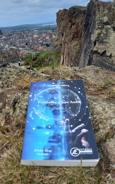 Photo du roman "Promesse d'une aube" en Ecosse, de Véronqiue Ribera.