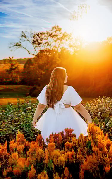Elizabethtown PA Senior pictures at Country Joy Flowers by a Lititz PA senior picture photographer