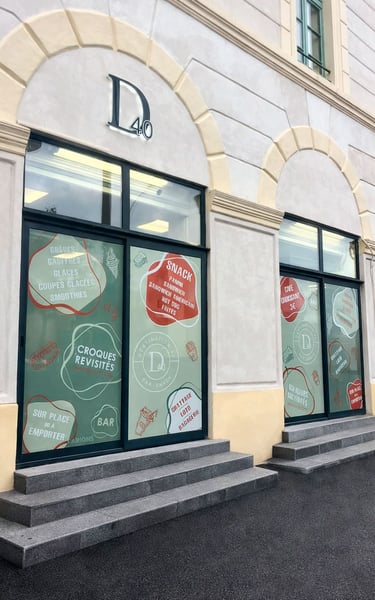 Conception et impression d'une vitrine de magasin Narbonne