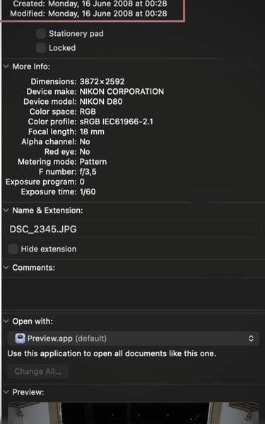 Zainab Abdulkarim Ali ، زينب عبد الكريم، ايطاليا مع حارس السفارة