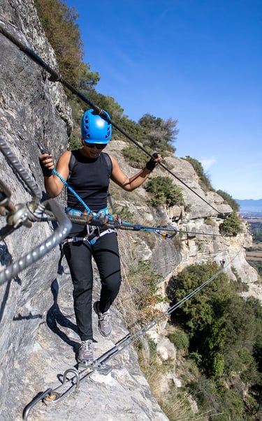 Noia en un pont tibetà