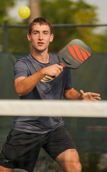 Dylan Frazier tracking the ball