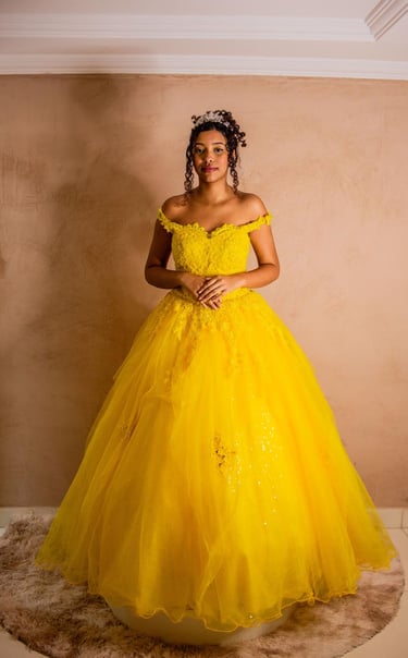 Vestido de debutante amarelo 15 anos - Soberana Recife