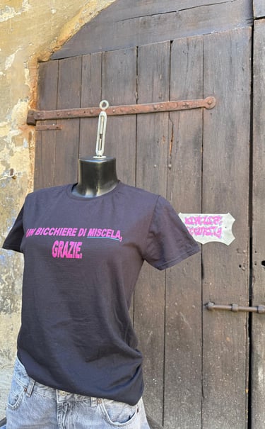 Maglietta estiva con logo di un club motociclistico chiamato Bike Life Security