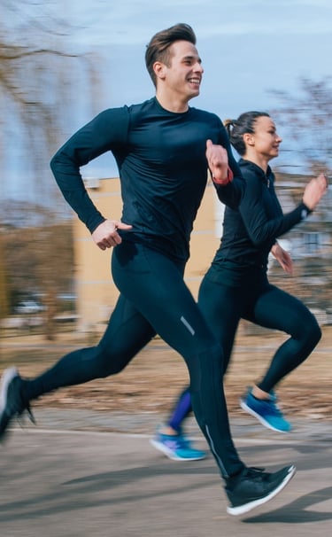 Rongzhiyue: Couple running in black activewear