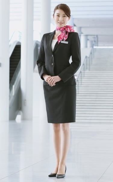 Rongzhiyue: Woman in business suit