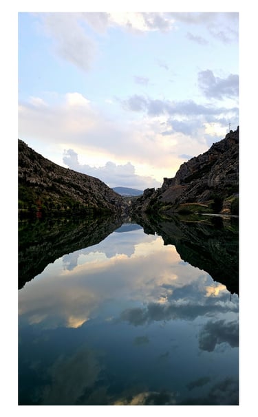 Nearly Perfect Mirror Reflection of the Embassament de Sopeira photographed by NIKORU