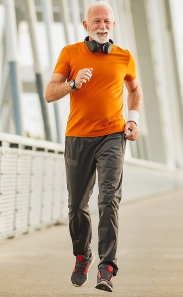 Rongzhiyue: Older man in sportswear running outdoors