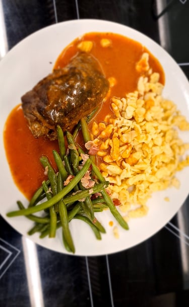 Rouladen Käsespätzle