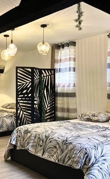 Chambre double avec lits séparés pour hébergement professionnel d’équipes en déplacement