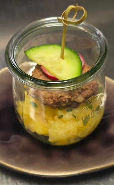 Fleischpflanzerl mit Kartoffelsalat