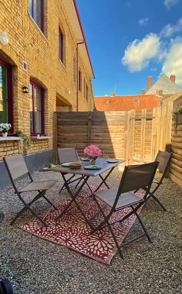 Terrasse privative aménagée, logement professionnel à Saint-Omer