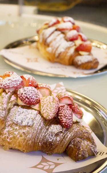 burdur çilekli kruvasan, burdur kruvasan, burdur pasta, burdur pastacım, burdur yemek