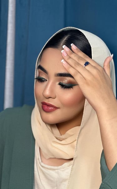 a woman in a hijab wearing a hijab, Hijab Stylist Dubai