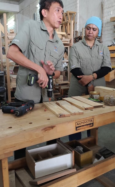 Trainer guide on the basic tools & machines usage in the early session of the team building