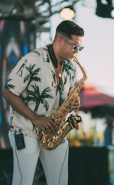 Hector Sax Booking in Dominican Republic - Musiciansnyc with Violinistnyc.com Hire Saxophone for gig