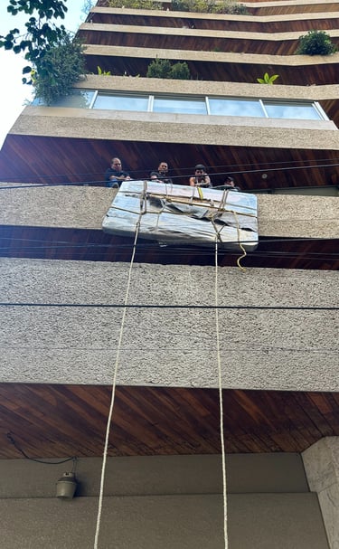 Servicio de voladura de muebles de gran tamaño realizado por AVM en San José Insurgentes