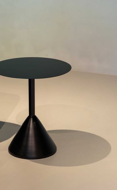 Издръжливи и стилни подови покрития за всяко пространство с микроцимент