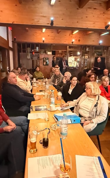 Mitglieder von Niederkrüchten hilft bei der gemeinsamen Gründung des Vereins in Niederkrüchten