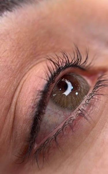 Permnent eyeliner tattoo showing defined lash line at Glam S Beauty.