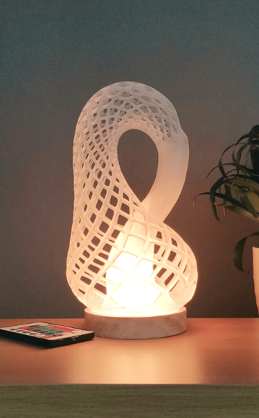 Lampe design imprimée en 3D avec structure en spirale – objet de décoration fabriqué par 3DPM France