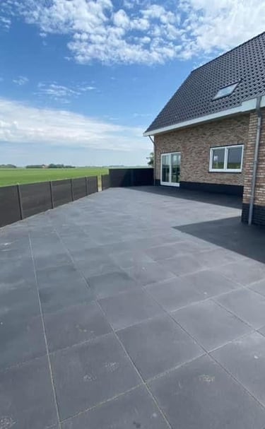 Een tuin aangelegd door Betsema Bestrating