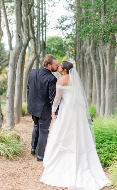 "Experienced wedding event planner coordinating a beautifully customized celebration with elegant dé